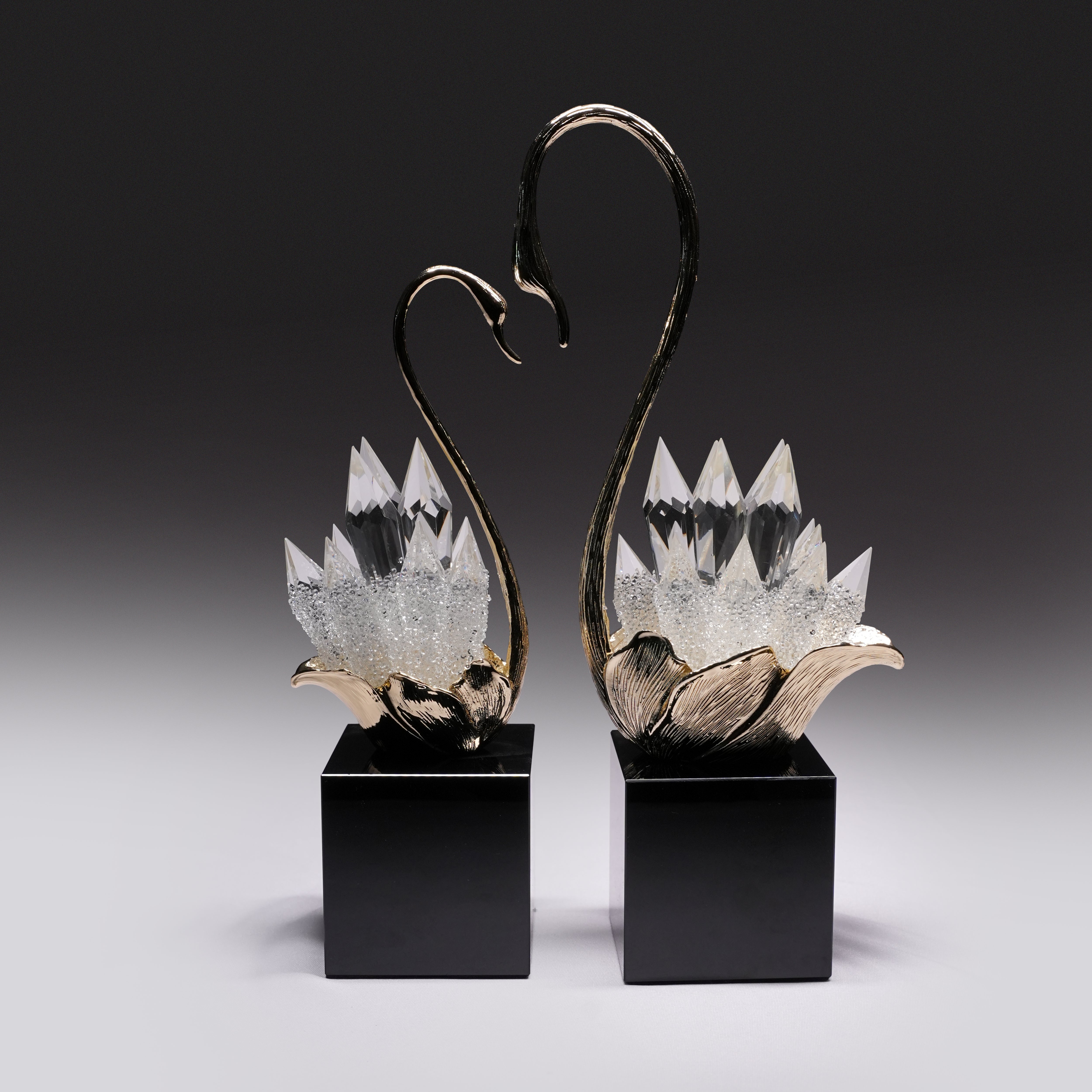 Lumière Swans — Crystal Swan Décor Set
