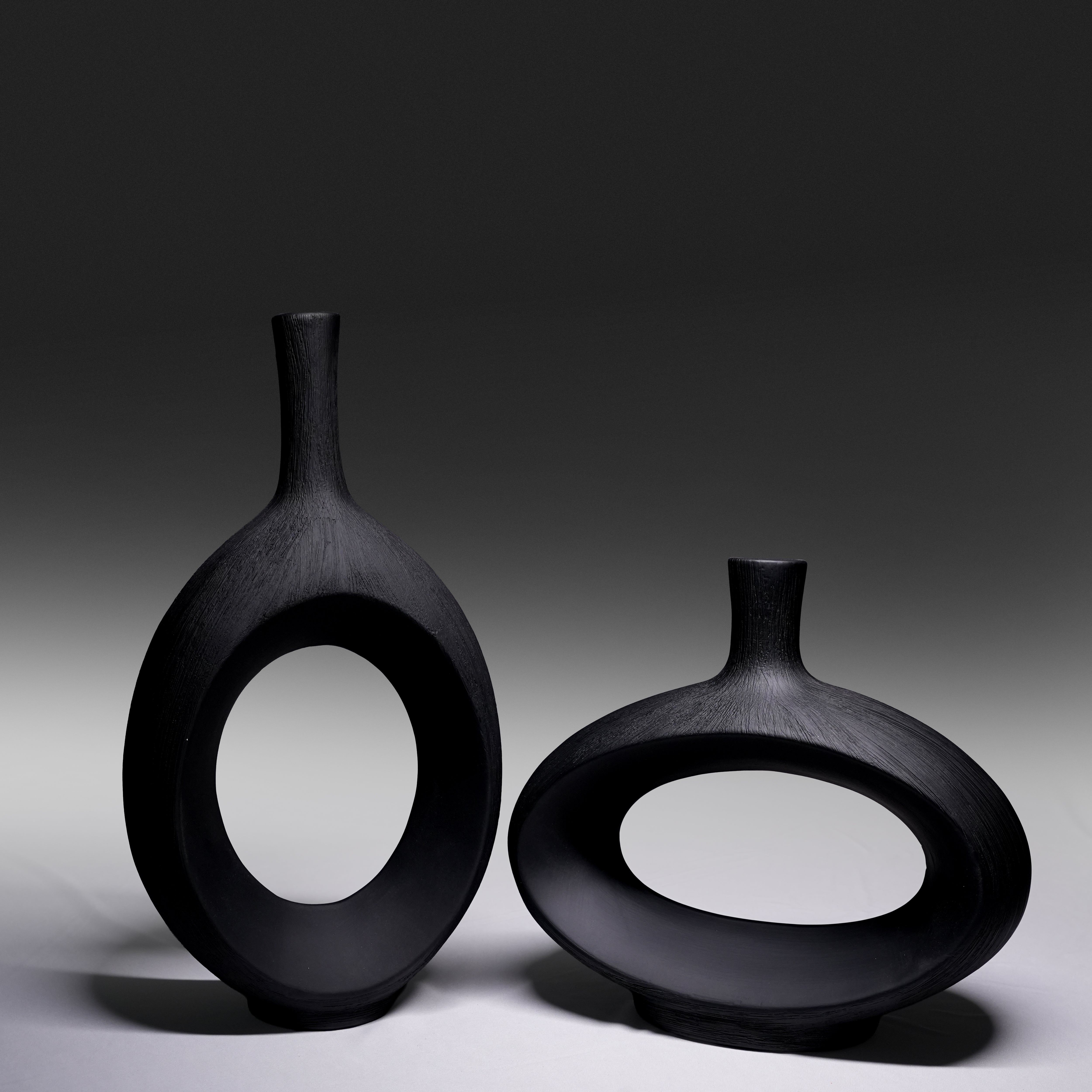 MONOLITH FORMS — Sculptural Black Vase Set